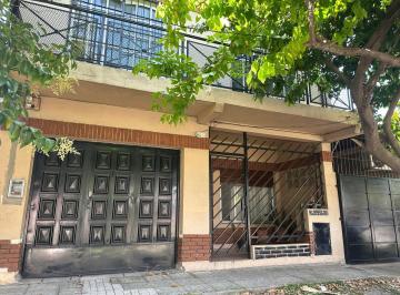 PH · 125m² · 4 Ambientes · 1 Cochera · PH en Castelar Sur