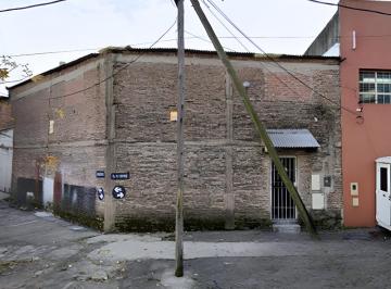 Bodega-Galpón , Avellaneda · Amplio Galpon en Alquiler en Avellaneda