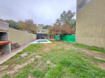 Casa · 120m² · 4 Ambientes · 7 Cocheras · Casa en Villa Esquiú