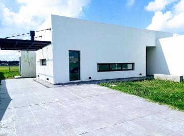 Casa · 125m² · 4 Ambientes · 3 Cocheras · Casa de 4 Ambientes en Santa Ines con Piscina y Parque Libre. Oportunidad
