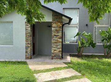 Casa · 160m² · 4 Ambientes · 4 Cocheras · Casa en San Sebastian