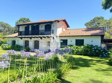 Foto1 · Hermosa Casa en Zona San Rafael en Alquiler