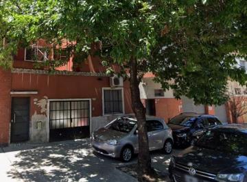 PH · 70m² · 5 Ambientes · PH en Alquiler en Mataderos