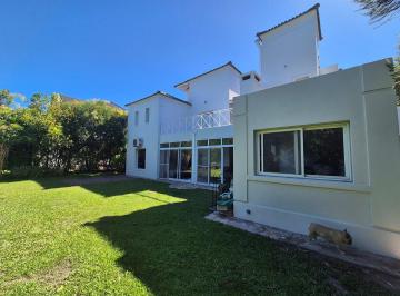 Casa · 226m² · 7 Ambientes · 1 Cochera · Casa en Venta en Las Glorietas, Nordelta, Tigre