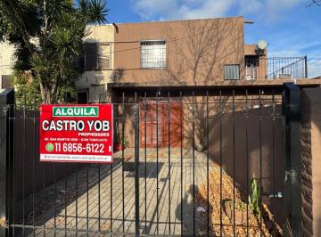 Casa · 200m² · 3 Ambientes · 1 Cochera · Excelente Duplex de 3 Dorm. a m de Av San Martin!