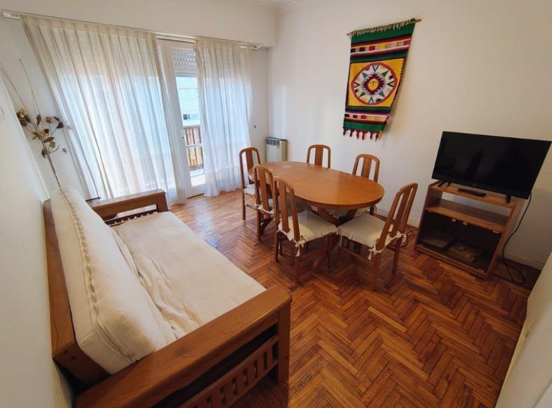 2 Ambientes totalmente externo, balcón saliente — Macrocentro