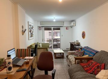Departamento · 87m² · 4 Ambientes · Departamento de 3 Dorm. en Nueva Córdoba | Balcón | Excelente Ubicación