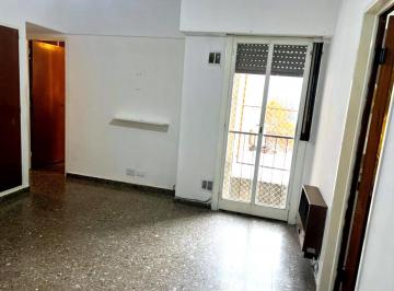 Departamento · 35m² · 2 Ambientes · Alquiler Depto 2 Amb con Balcón Francés