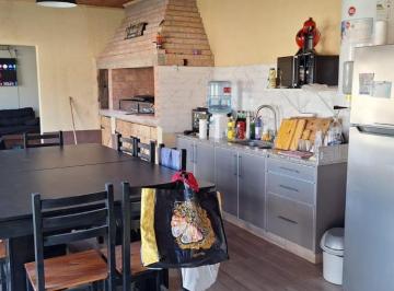 Casa · 94m² · 3 Ambientes · Casa en Venta - 2 Dorm. 2 Baños - 300 m - Berazategui
