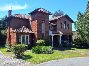 Casa · 230m² · 5 Ambientes · 2 Cocheras · Venta Casa 5 Ambientes Barrio La Deseada Ezeiza