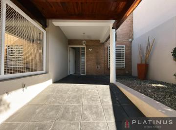 Casa · 105m² · 4 Ambientes · 1 Cochera · Casa en Venta de 2 Dorm. - Residencial Vélez Sarsfield