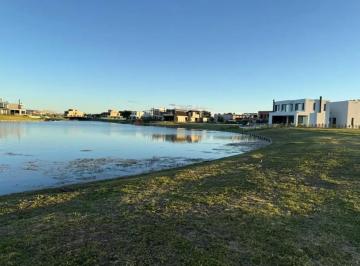 Terreno · 978m² · Lote Al Agua en Los Puentes.