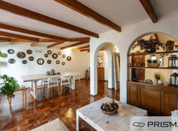 Departamento de 6 ambientes, Córdoba · Casa - 4 Dorm - Urca - Apta Credito