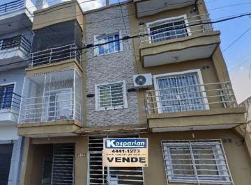 CMR-CMR-3_2 · Depto. 2 Amb con Terraza Propia en I. Casanova Centro Se Vende Alquilado