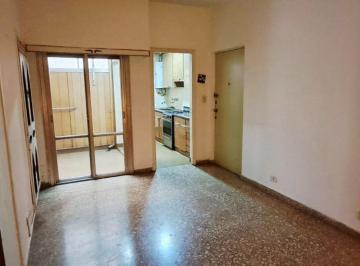 Departamento de 3 ambientes, Parque Patricios · Departamento en Venta 3 Amb con Patio en Parque Patricios