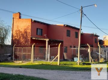 Casa · 135m² · 2 Ambientes · 1 Cochera · Dúplex en Venta - 3 Dorm. 3 Baño - Cochera - 135 m² - Melchor Romero