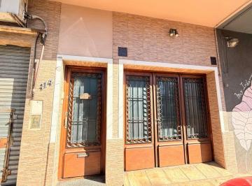Casa de 4 ambientes, Almirante Brown · Amplia Casa en Pa con Ascensor, Jardín y Garage en Excelente Ubicación - Apta Crédito