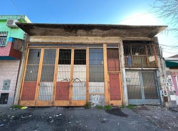 CMR-CMR-21_2 · Galpón 150 m² + 2 Casas 3 Amb "Todo en Block" en Rafael Castillo S/av. Polledo
