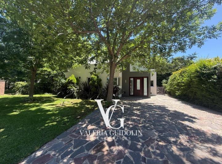 Casa · 850m² · 5 Ambientes