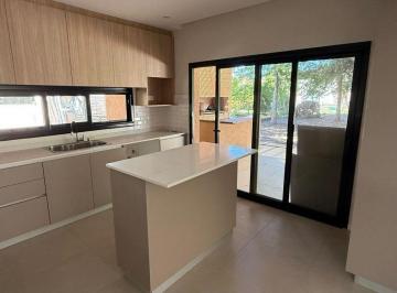 Casa · 215m² · 6 Ambientes · 4 Cocheras · Casa en San Matias