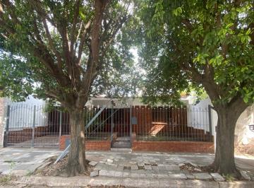 Casa · 153m² · 6 Ambientes · 2 Cocheras · Casa / Barrio Rivadavia / Cordoba / 3 Dorm.