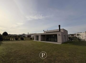 Casa · 110m² · 4 Ambientes · Alquiler Casa 4 Ambientes en Rumencó Joven