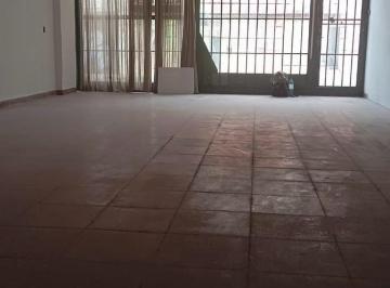Local comercial · 119m² · 2 Ambientes · Local en Venta! Zona Comercial.