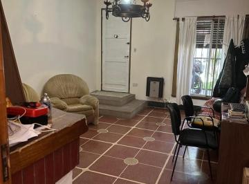 Casa · 140m² · 4 Ambientes · 2 Cocheras · Casa en Venta - 3 Dorm. 2 Baños - La Plata