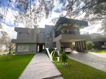 Casa · 374m² · 6 Ambientes · 2 Cocheras · Hermosa Casa en La Reserva Cardales