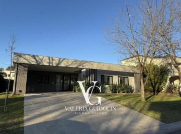 Casa · 170m² · 5 Ambientes · 2 Cocheras · Casa en Una Planta en La Reserva Cardales.