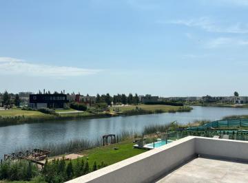 Casa · 256m² · 6 Ambientes · 3 Cocheras · El Naudir Casa La Laguna
