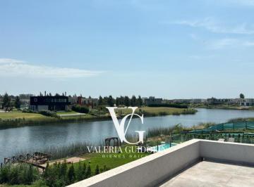 Casa · 256m² · 6 Ambientes · 3 Cocheras · El Naudir Casa La Laguna