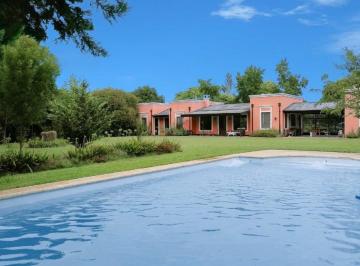 Casa de 4 ambientes, Luján · Casa de Campo en Open Door