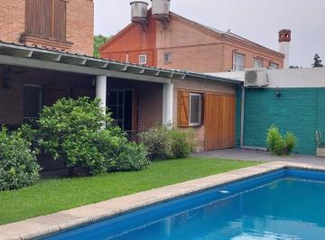 Casa · 190m² · 4 Ambientes · 1 Cochera · Casa en Venta - 3 Dorm. 2 Baños - Cochera - 800 m² - Tristán Suárez