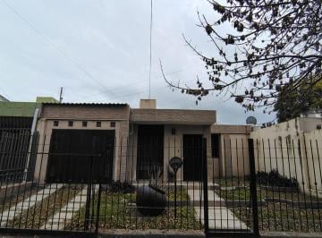 Casa · 230m² · 4 Ambientes · 1 Cochera · Venta Casa en Las Palmas Tres Dorm. Cordoba