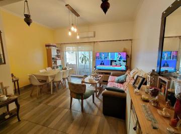 Departamento · 68m² · 3 Ambientes · Departamento en Venta - 2 Dorm. 1 Baño - 96 m² - Floresta