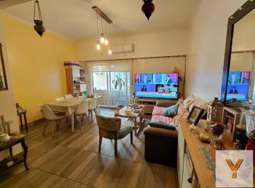 Departamento · 68m² · 3 Ambientes · Departamento en Venta - 2 Dorm. 1 Baño - 96 m² - Floresta