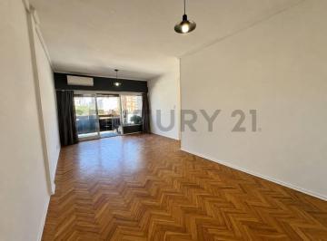 Departamento · 74m² · 4 Ambientes · 1 Cochera · Venta Depto 4 Amb con Balcon y Cochera Moron Apto Credito