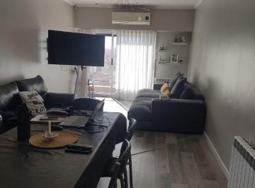 Departamento de 3 ambientes, Lanús · Vende - Amplio Depto 3 Ambientes - Impecable y Excelente Ubicacion