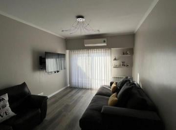 Departamento · 84m² · 3 Ambientes · Vende - Amplio Depto 3 Ambientes - Impecable y Excelente Ubicacion