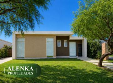 Casa de 4 ambientes, Pilar · Casa en Venta en Barrio Santa Elena - Pilar del Este | Alenka Propiedades