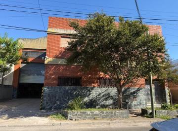 Bodega-Galpón · 920m² · Galpón con 920 m² Construidos en Venta en Caseros