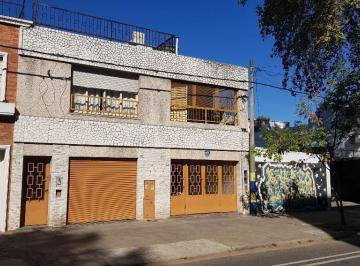 Casa · 130m² · 4 Ambientes · 1 Cochera · Casa - Arroyito
