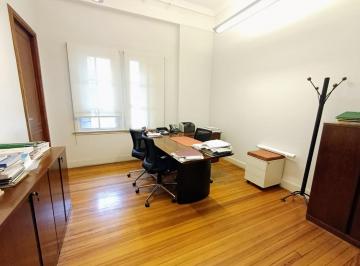 Oficina comercial · 198m² · 8 Ambientes · 2 Cocheras · Centro. Imponente Oficina - Estado Impecable