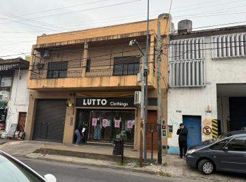 Bodega-Galpón · 450m² · Galpón con Vivienda y Local con Renta