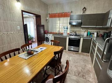 Casa · 250m² · 4 Ambientes · 3 Cocheras · Casa en Venta 4 Amb. + Depto. en Hurlingham