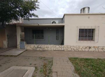 Casa · 172m² · 4 Ambientes · Venta de Casa de 4 Ambientes en Luis Guillón