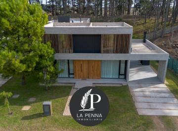 Casa · 237m² · 5 Ambientes · 1 Cochera · Casa Venta Pinamar Barrio Pioneros