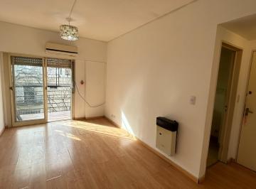 Departamento · 40m² · 2 Ambientes · Departamento 2 Amb. Frente C/ Balcon - Apto Profesional