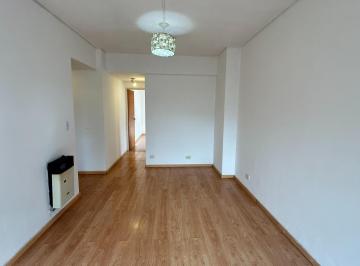 Departamento · 40m² · 2 Ambientes · Departamento 2 Amb. Frente C/ Balcon - Apto Profesional